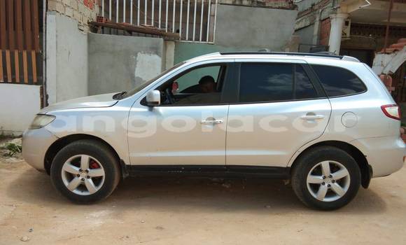 Comprar Usado Hyundai Santa Fe Branco Carro em Caluquembe em Huila Comprar Usado Hyundai Santa Fe Branco Carro em Caluquembe em Huila