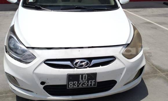 Comprar Usado Hyundai Accent Branco Carro em Camabatela em Uige