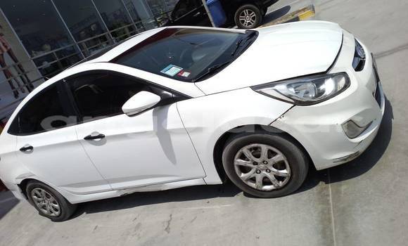 Comprar Usado Hyundai Accent Branco Carro em Camabatela em Uige Comprar Usado Hyundai Accent Branco Carro em Camabatela em Uige