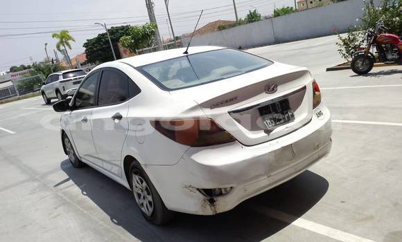 Comprar Usado Hyundai Accent Branco Carro em Camabatela em Uige Comprar Usado Hyundai Accent Branco Carro em Camabatela em Uige