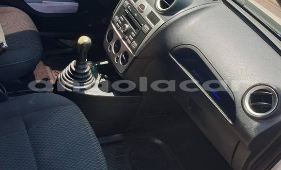 Comprar Usado Ford Fiesta Branco Carro em Camabatela em Uige Comprar Usado Ford Fiesta Branco Carro em Camabatela em Uige
