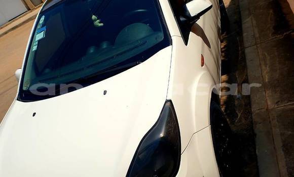 Comprar Usado Ford Fiesta Branco Carro em Camabatela em Uige Comprar Usado Ford Fiesta Branco Carro em Camabatela em Uige