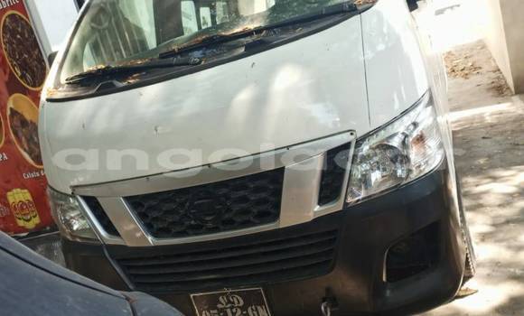 Comprar Usado Nissan Urvan Branco Carro em Caluquembe em Huila Comprar Usado Nissan Urvan Branco Carro em Caluquembe em Huila