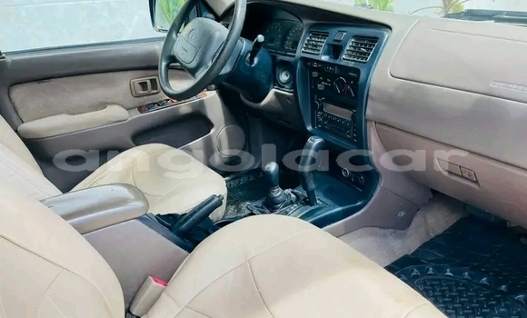 Comprar Usado Toyota 4Runner Verde Carro em Luanda em Luanda Province