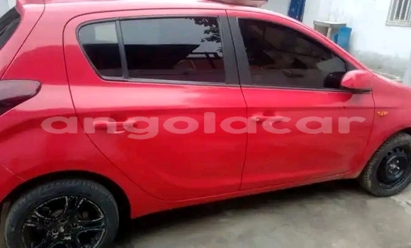 Comprar Usado Hyundai i20 Vermelho Carro em Luanda em Luanda Province
