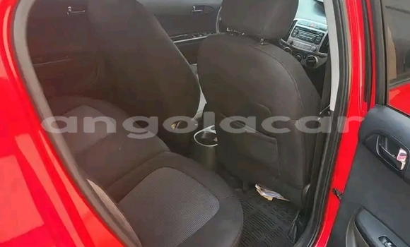 Acheter Occasion Voiture Hyundai i20 Rouge à Luanda, Province de Luanda Acheter Occasion Voiture Hyundai i20 Rouge à Luanda, Province de Luanda