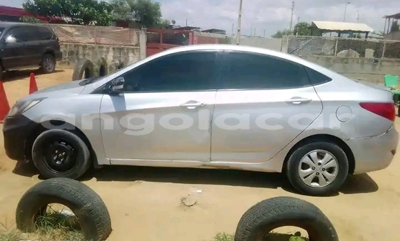 Acheter Occasion Voiture Hyundai Accent Gris à Luanda, Province de Luanda Acheter Occasion Voiture Hyundai Accent Gris à Luanda, Province de Luanda
