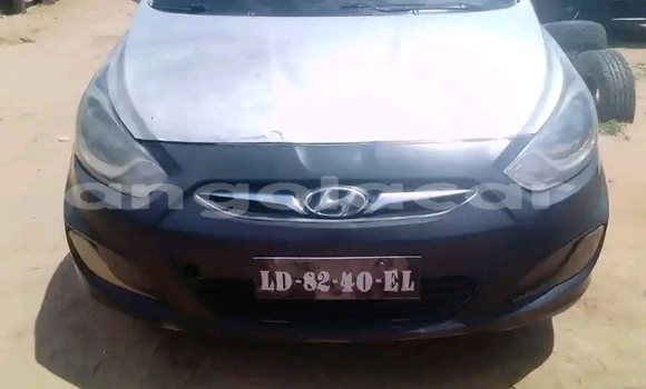 Acheter Occasion Voiture Hyundai Accent Gris à Luanda, Province de Luanda Acheter Occasion Voiture Hyundai Accent Gris à Luanda, Province de Luanda