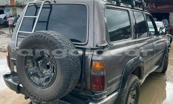 Acheter Occasion Voiture Toyota Land Cruiser Gris à Luanda, Province de Luanda Acheter Occasion Voiture Toyota Land Cruiser Gris à Luanda, Province de Luanda