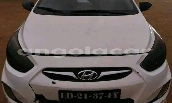 Acheter Occasion Voiture Hyundai Accent Blanc à Luanda, Province de Luanda Acheter Occasion Voiture Hyundai Accent Blanc à Luanda, Province de Luanda