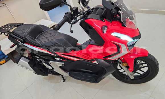 Buy Used Honda Scooters Red Bike in Benguela in Benguela Buy Used Honda Scooters Red Bike in Benguela in Benguela