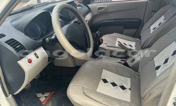 Acheter Occasion Voiture Mitsubishi L200 Blanc à Caluquembe, Huila Acheter Occasion Voiture Mitsubishi L200 Blanc à Caluquembe, Huila