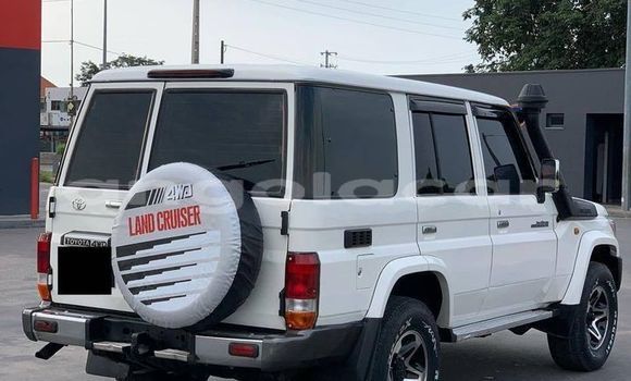 Acheter Occasion Voiture Toyota Land Cruiser Blanc à Caconda, Huila Acheter Occasion Voiture Toyota Land Cruiser Blanc à Caconda, Huila