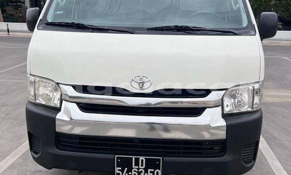 Buy Used Toyota Model F White Car in Caconda in Huila Buy Used Toyota Model F White Car in Caconda in Huila