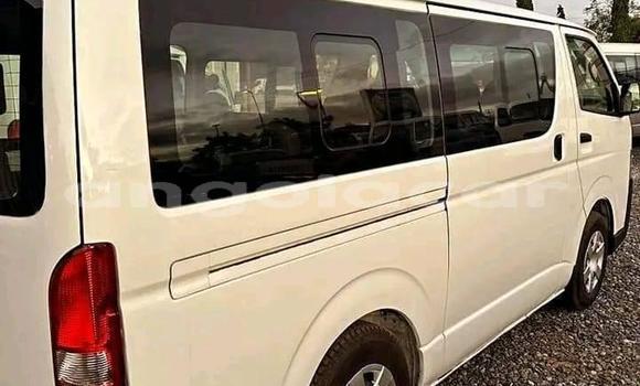 Acheter Occasion Voiture Toyota Hiace Blanc à Camabatela, Uige Acheter Occasion Voiture Toyota Hiace Blanc à Camabatela, Uige