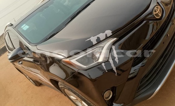 Acheter Occasion Voiture Toyota RAV4 Noir à Luanda, Province de Luanda Acheter Occasion Voiture Toyota RAV4 Noir à Luanda, Province de Luanda