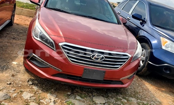 Buy Used Hyundai Sonata Red Car in Luanda in Luanda Province