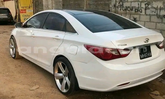 Buy Used Hyundai Sonata White Car in Luanda in Luanda Province Buy Used Hyundai Sonata White Car in Luanda in Luanda Province
