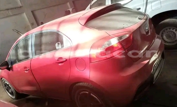 Acheter Occasion Voiture Kia rio Rouge à Luanda, Province de Luanda