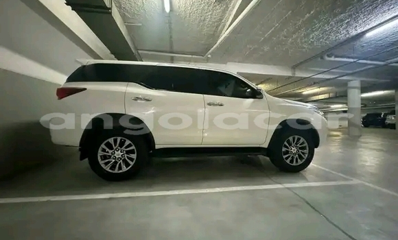 Buy Used Toyota Fortuner White Car in Luanda in Luanda Province Buy Used Toyota Fortuner White Car in Luanda in Luanda Province