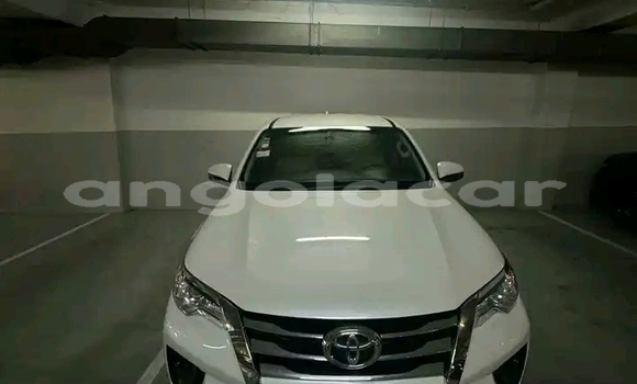 Acheter Occasion Voiture Toyota Fortuner Blanc à Luanda, Province de Luanda Acheter Occasion Voiture Toyota Fortuner Blanc à Luanda, Province de Luanda