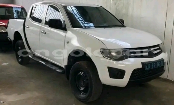Acheter Occasion Voiture Mitsubishi L200 Blanc à Luanda, Province de Luanda Acheter Occasion Voiture Mitsubishi L200 Blanc à Luanda, Province de Luanda