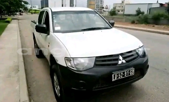 Acheter Occasion Voiture Mitsubishi L200 Blanc à Luanda, Province de Luanda Acheter Occasion Voiture Mitsubishi L200 Blanc à Luanda, Province de Luanda