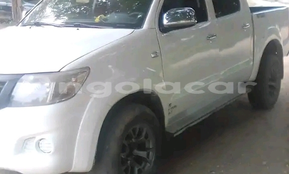 Acheter Occasion Voiture Toyota Hilux Blanc à Luanda, Province de Luanda Acheter Occasion Voiture Toyota Hilux Blanc à Luanda, Province de Luanda