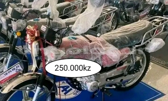 Comprar Usado Beijing BJ212 Vermelho Carro em Luanda em Luanda Province Comprar Usado Beijing BJ212 Vermelho Carro em Luanda em Luanda Province