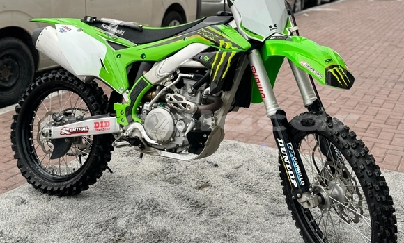 Comprar Usado Kawasaki KX Verde Moto em Luanda em Luanda Province
