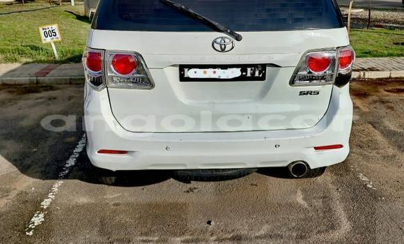 Acheter Occasion Voiture Toyota Fortuner Blanc à Caluquembe, Huila Acheter Occasion Voiture Toyota Fortuner Blanc à Caluquembe, Huila