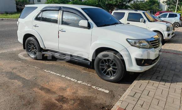 Acheter Occasion Voiture Toyota Fortuner Blanc à Caluquembe, Huila Acheter Occasion Voiture Toyota Fortuner Blanc à Caluquembe, Huila