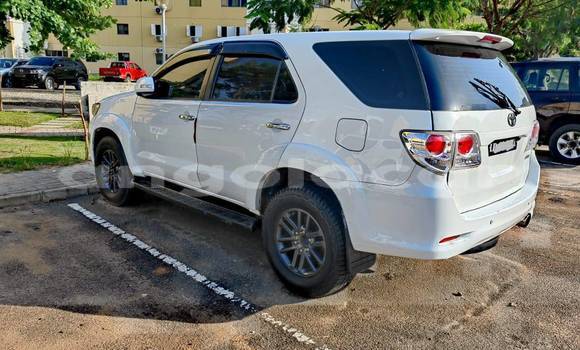 Acheter Occasion Voiture Toyota Fortuner Blanc à Caluquembe, Huila Acheter Occasion Voiture Toyota Fortuner Blanc à Caluquembe, Huila