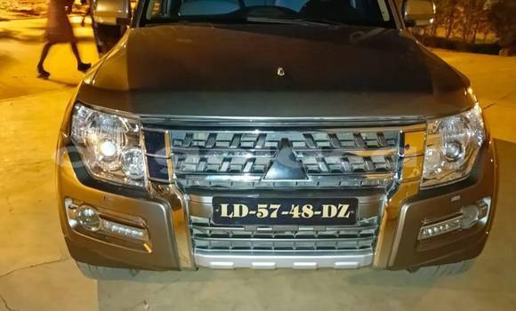 Comprar Usado Mitsubishi Pajero Outro Carro em Camabatela em Uige