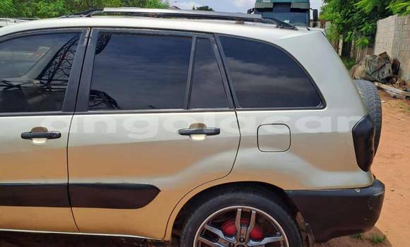 Comprar Usado Toyota RAV4 Outro Carro em Caluquembe em Huila Comprar Usado Toyota RAV4 Outro Carro em Caluquembe em Huila