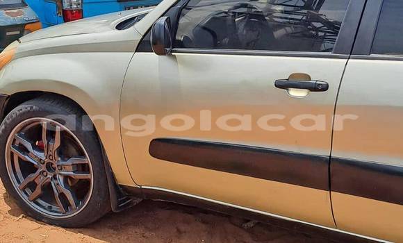 Comprar Usado Toyota RAV4 Outro Carro em Caluquembe em Huila Comprar Usado Toyota RAV4 Outro Carro em Caluquembe em Huila