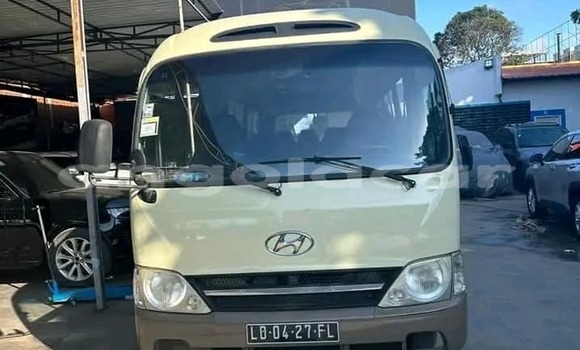 Buy Used Hyundai Chorus Other Truck in Caluquembe in Huila Buy Used Hyundai Chorus Other Truck in Caluquembe in Huila