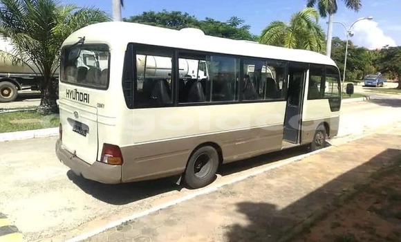 Buy Used Hyundai Chorus Other Truck in Caluquembe in Huila Buy Used Hyundai Chorus Other Truck in Caluquembe in Huila