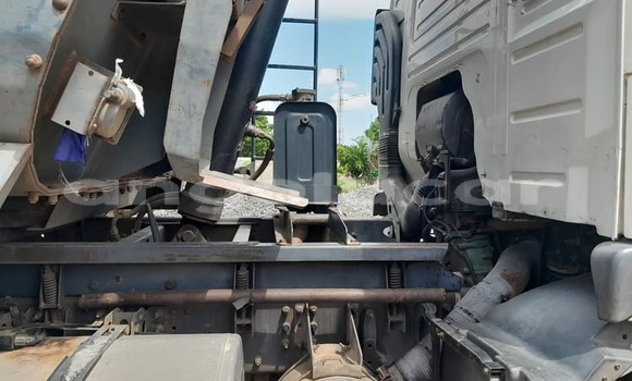 Buy Used Volvo F4 White Truck in Camabatela in Uige Buy Used Volvo F4 White Truck in Camabatela in Uige