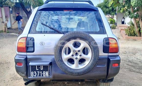 Comprar Usado Toyota RAV4 Outro Carro em Camabatela em Uige Comprar Usado Toyota RAV4 Outro Carro em Camabatela em Uige