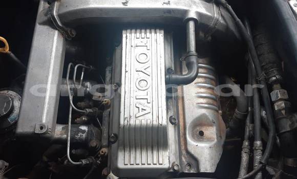 Comprar Usado Hyundai Chorus Branco Caminhão em Caconda em Huila Comprar Usado Hyundai Chorus Branco Caminhão em Caconda em Huila