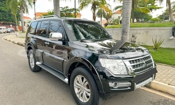 Comprar Usado Mitsubishi Pajero Preto Carro em Luanda em Luanda Province