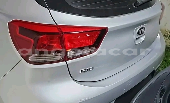 Acheter Occasion Voiture Kia rio Gris à Luanda, Province de Luanda Acheter Occasion Voiture Kia rio Gris à Luanda, Province de Luanda