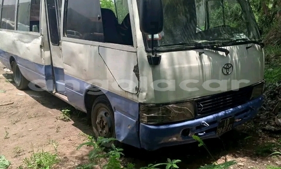 Acheter Occasion Voiture Toyota Coaster Autre à Luanda, Province de Luanda Acheter Occasion Voiture Toyota Coaster Autre à Luanda, Province de Luanda