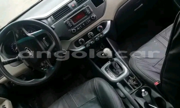 Acheter Occasion Voiture Kia rio Rouge à Luanda, Province de Luanda Acheter Occasion Voiture Kia rio Rouge à Luanda, Province de Luanda
