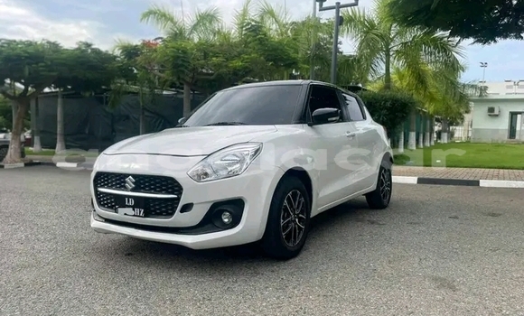 Acheter Occasion Voiture Suzuki Swift Blanc à Luanda, Province de Luanda Acheter Occasion Voiture Suzuki Swift Blanc à Luanda, Province de Luanda