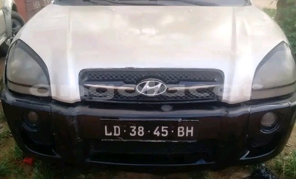 Acheter Occasion Voiture Hyundai Tucson Beige à Luanda, Province de Luanda Acheter Occasion Voiture Hyundai Tucson Beige à Luanda, Province de Luanda