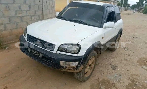 Acheter Occasion Voiture Toyota RAV4 Blanc à Luanda, Province de Luanda Acheter Occasion Voiture Toyota RAV4 Blanc à Luanda, Province de Luanda