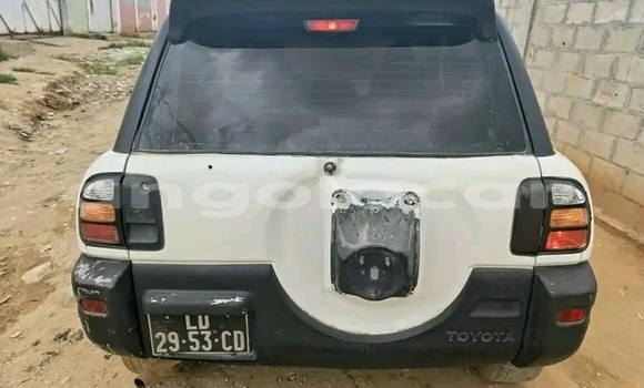 Acheter Occasion Voiture Toyota RAV4 Blanc à Luanda, Province de Luanda Acheter Occasion Voiture Toyota RAV4 Blanc à Luanda, Province de Luanda