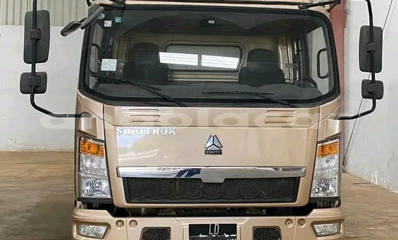 Buy Used Hindustan Ambassador White Car in Caluquembe in Huila Buy Used Hindustan Ambassador White Car in Caluquembe in Huila